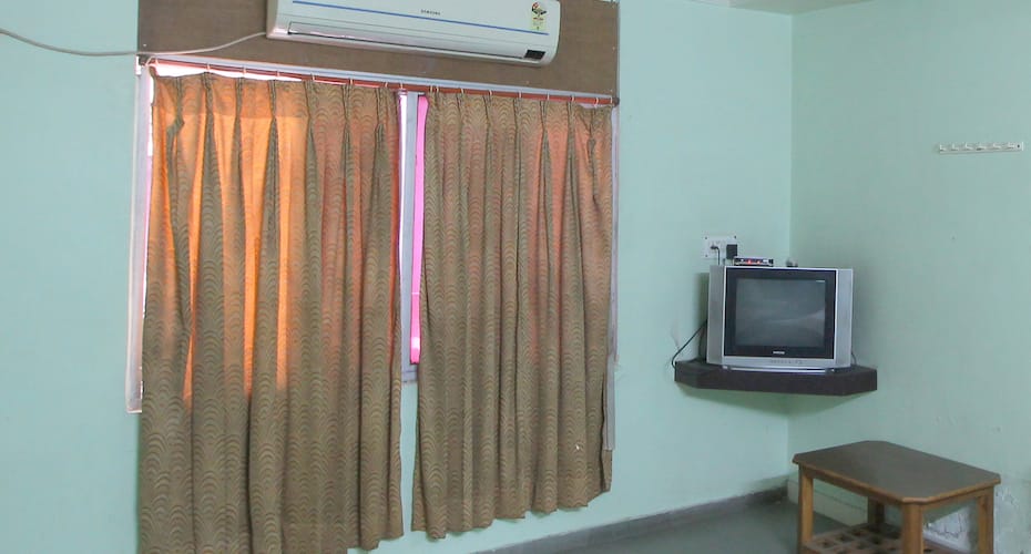 Hotel Assopalav Guest House, Ahmedabad 5